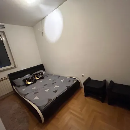 Charming 2-bed In شقة *